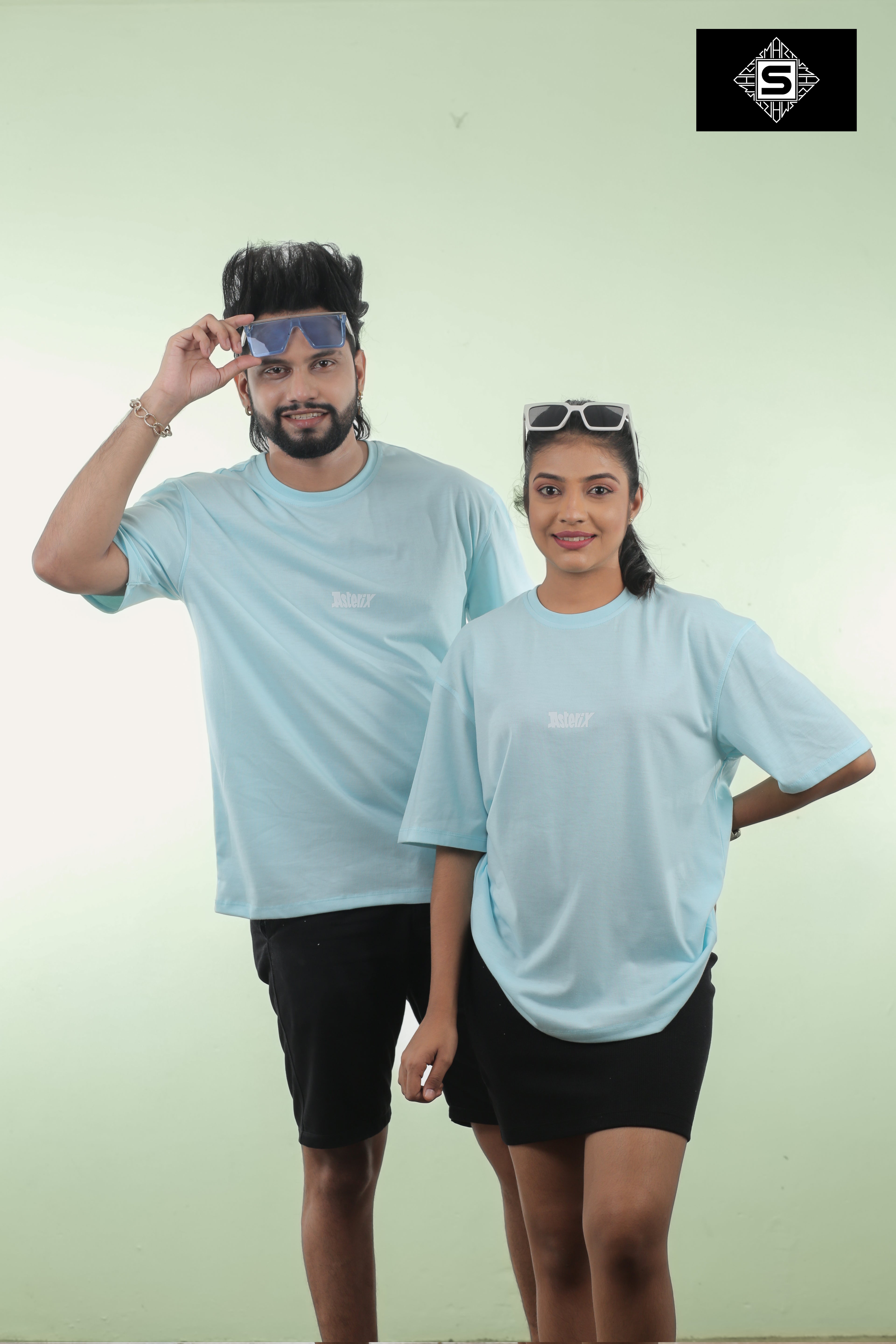 Unisex oversized asterix cartoon tee